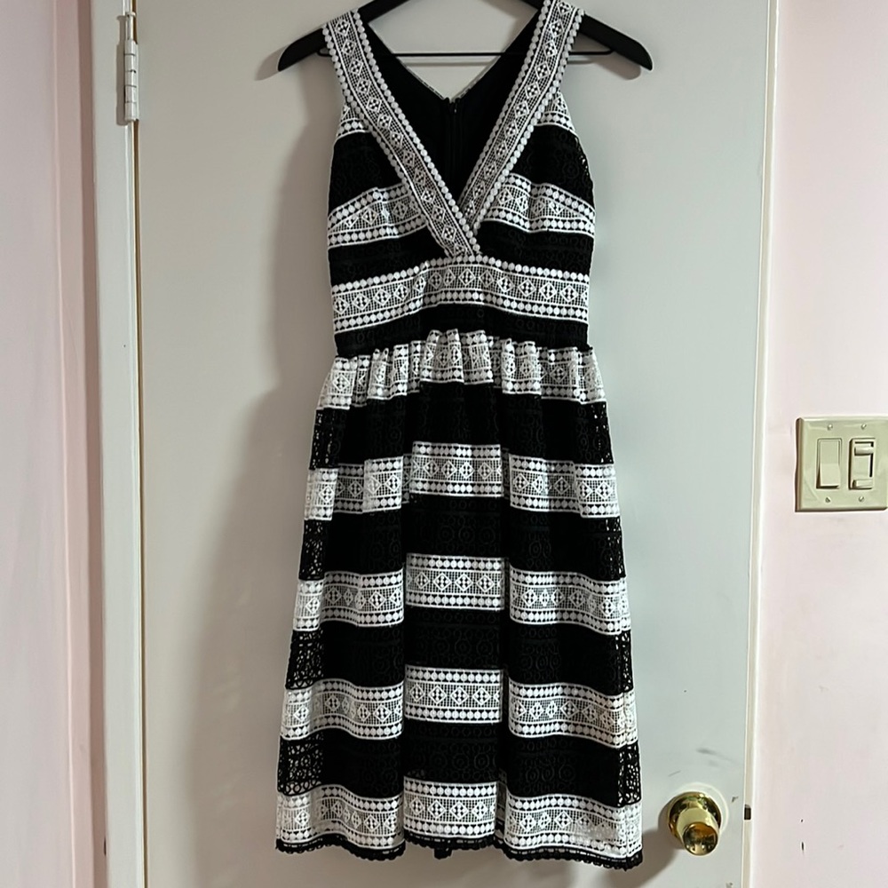 Kate Spade Black and white Dress be